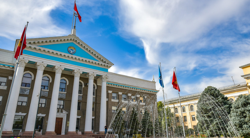 Муниципалдык коомдук транспорттун катышуусундагы жол кырсыгы боюнча мэриянын билдирүүсү