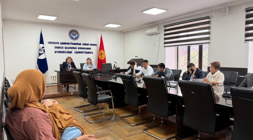 Бишкекте 16 аз камсыз болгон үй-бүлөгө социалдык келишим программасынын алкагында каражат бөлүндү